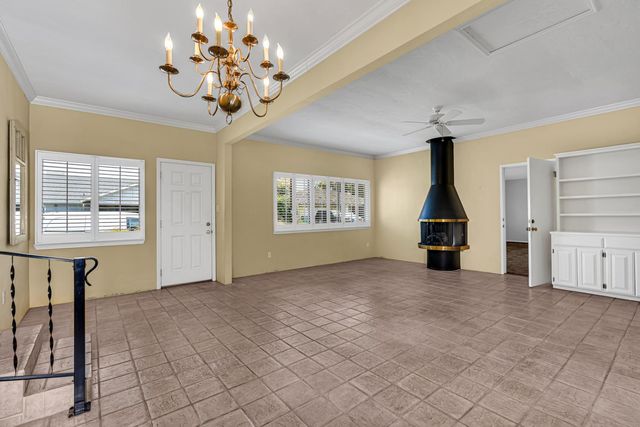 1502 Paradise Lane, Los Banos, CA 93635