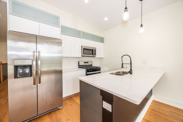 6316 S Evans Avenue, Chicago, IL 60637