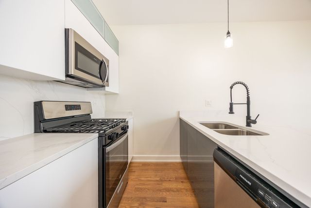 6316 S Evans Avenue, Chicago, IL 60637