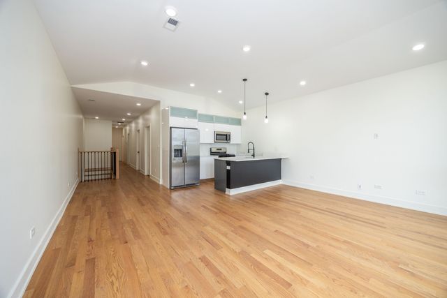 6316 S Evans Avenue, Chicago, IL 60637
