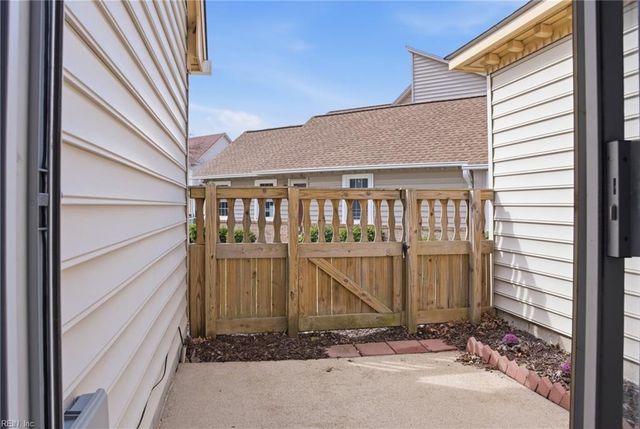 1309 Quail Creek Holw Apt B, Chesapeake, VA 23320