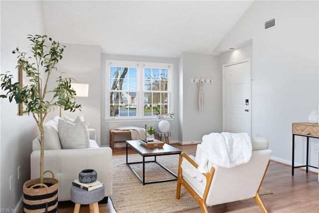 1309 Quail Creek Holw Apt B, Chesapeake, VA 23320