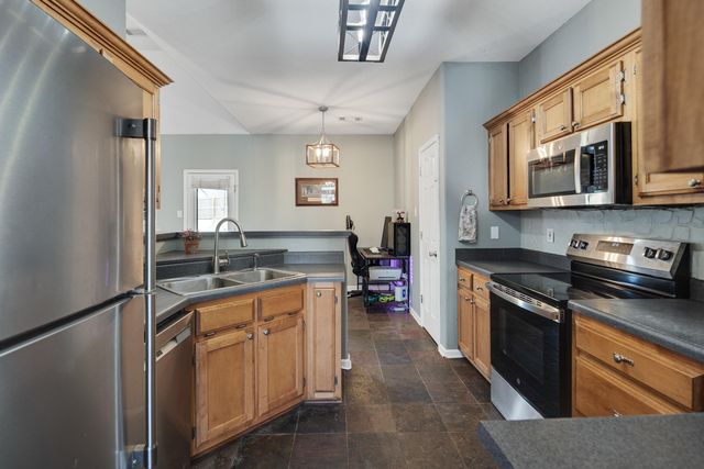 75 CYPRESS GROVE CV, Oakland, TN 38060