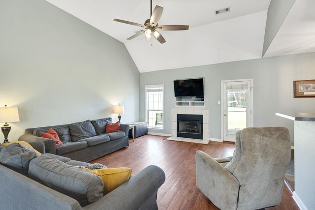 75 CYPRESS GROVE CV, Oakland, TN 38060