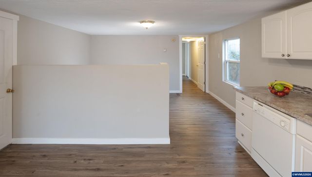 505 Leroy Av J, Molalla, OR 97038