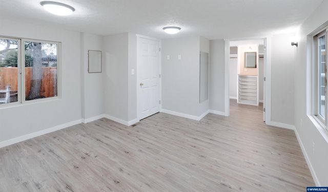 505 Leroy Av J, Molalla, OR 97038