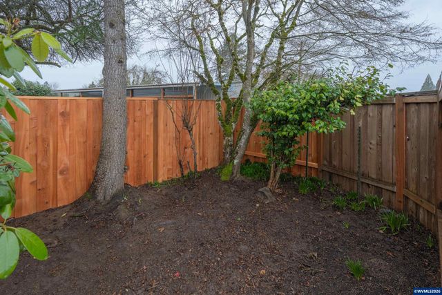 505 Leroy Av J, Molalla, OR 97038