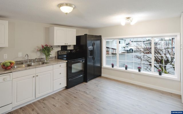 505 Leroy Av J, Molalla, OR 97038