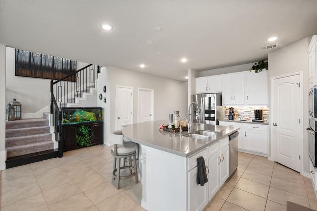 444 Windy Knoll, Burleson, TX 76028