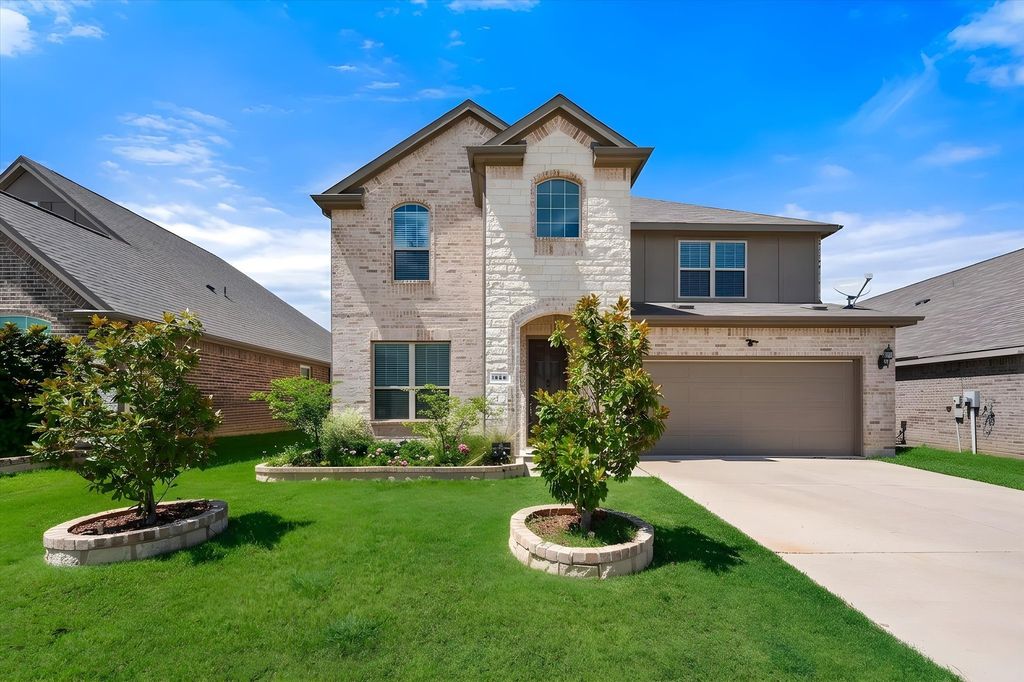 444 Windy Knoll, Burleson, TX 76028