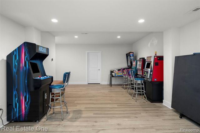 7656 Dunlap Court, West Bloomfield, MI 48322
