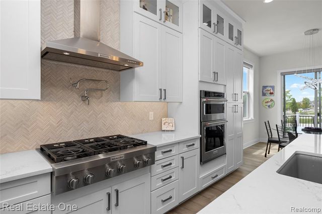 7656 Dunlap Court, West Bloomfield, MI 48322