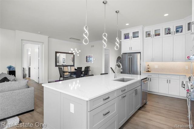 7656 Dunlap Court, West Bloomfield, MI 48322
