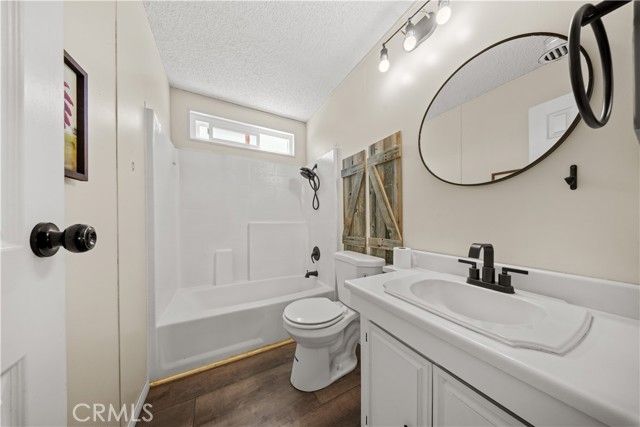 2033 Hollister Road, Pinon Hills, CA 92372