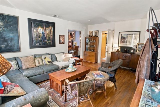 927 N Cordova, Burbank, CA 91505