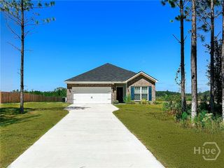 1667 SE Arnold Dr, Allenhurst, GA 31301