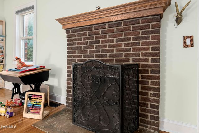 461 South Shady Avenue, Damascus, VA 24236