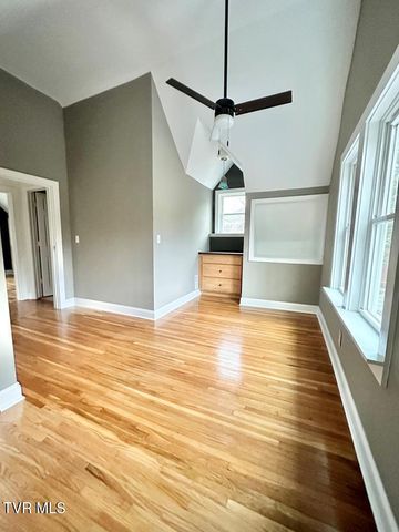 461 South Shady Avenue, Damascus, VA 24236