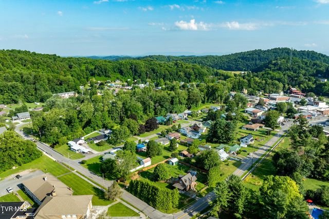 461 South Shady Avenue, Damascus, VA 24236