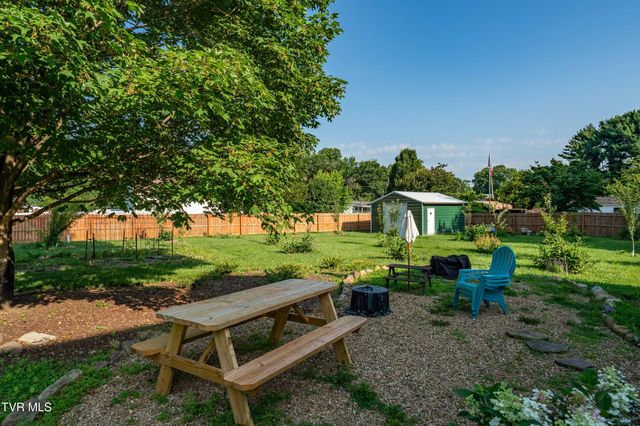 461 South Shady Avenue, Damascus, VA 24236