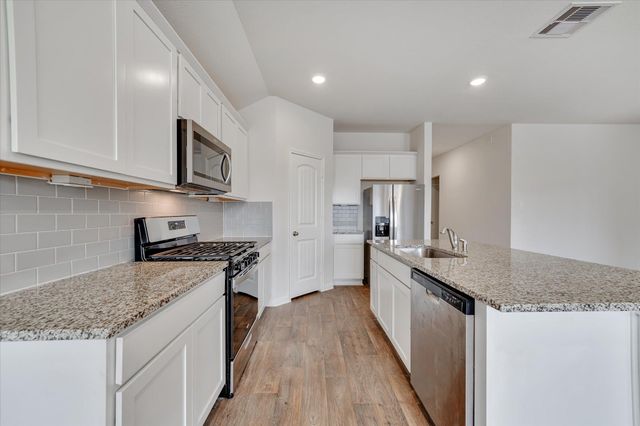 1306 Camden LN, Lockhart, TX 78644
