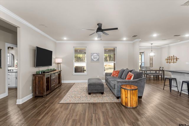 19438 Cedarpark Place, Lindale, TX 75771