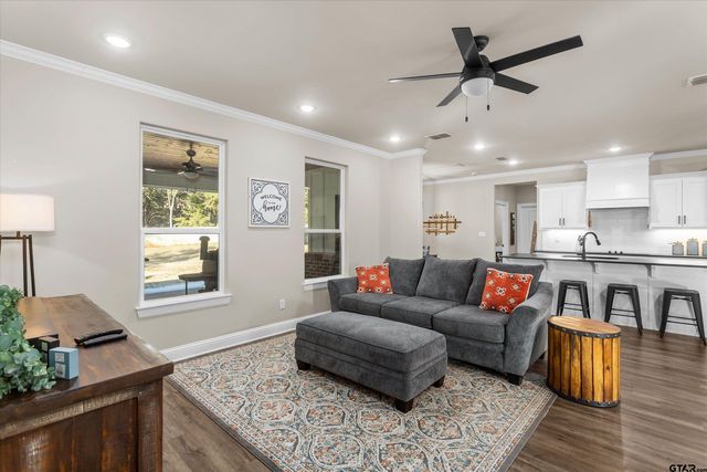 19438 Cedarpark Place, Lindale, TX 75771