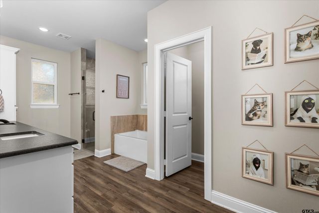 19438 Cedarpark Place, Lindale, TX 75771