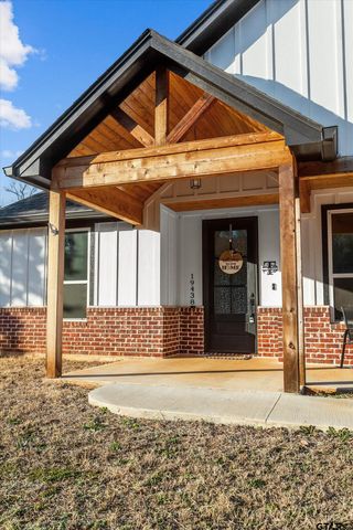 19438 Cedarpark Place, Lindale, TX 75771