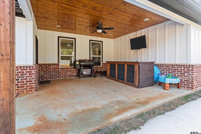 19438 Cedarpark Place, Lindale, TX 75771