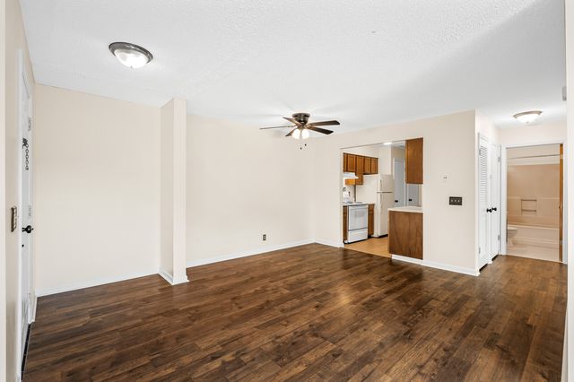 172 Brooke Castle Dr, Hermitage, TN 37076