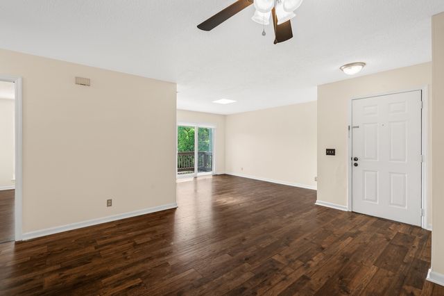 172 Brooke Castle Dr, Hermitage, TN 37076