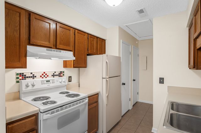 172 Brooke Castle Dr, Hermitage, TN 37076