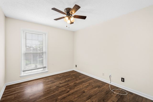 172 Brooke Castle Dr, Hermitage, TN 37076