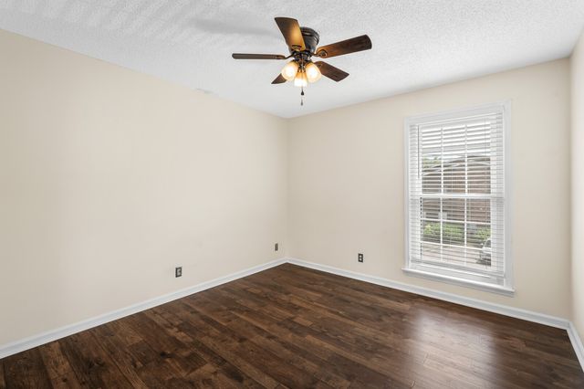 172 Brooke Castle Dr, Hermitage, TN 37076