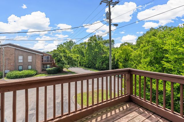 172 Brooke Castle Dr, Hermitage, TN 37076