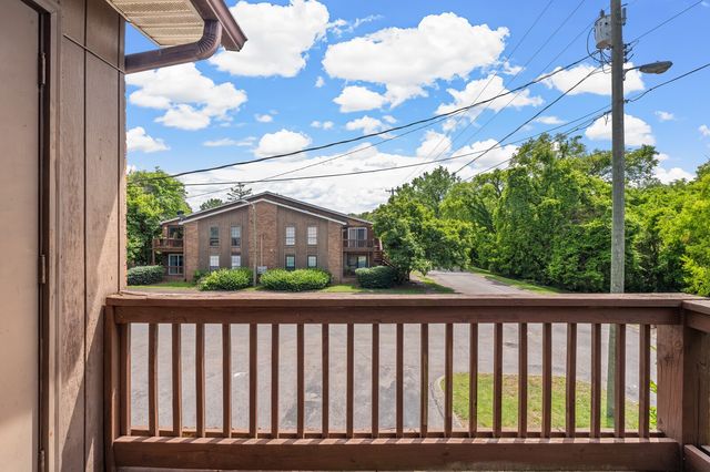 172 Brooke Castle Dr, Hermitage, TN 37076