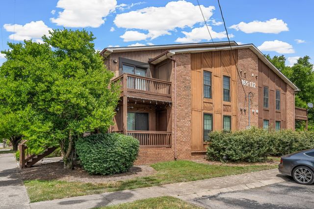 172 Brooke Castle Dr, Hermitage, TN 37076