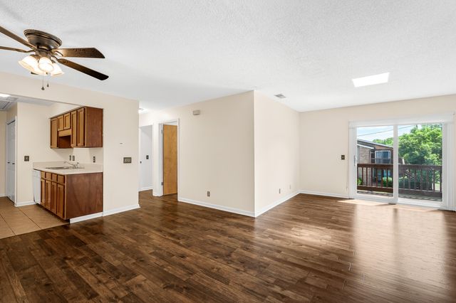 172 Brooke Castle Dr, Hermitage, TN 37076
