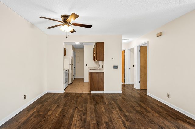 172 Brooke Castle Dr, Hermitage, TN 37076