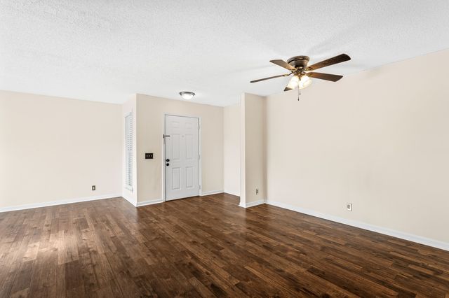 172 Brooke Castle Dr, Hermitage, TN 37076
