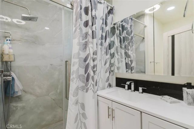8963 Mclennan, Northridge, CA 91343