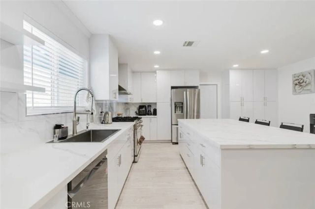 8963 Mclennan, Northridge, CA 91343