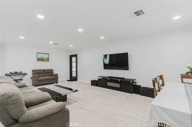 8963 Mclennan, Northridge, CA 91343