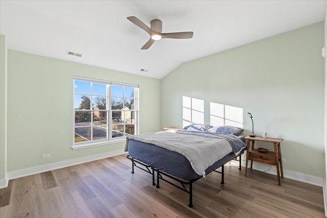 319 S Glendale Avenue 303, Barrington, IL 60010