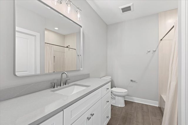 319 S Glendale Avenue 303, Barrington, IL 60010