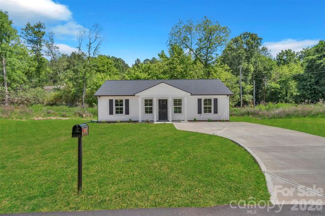 1210 Old Greenbriar Drive, Lancaster, SC 29720