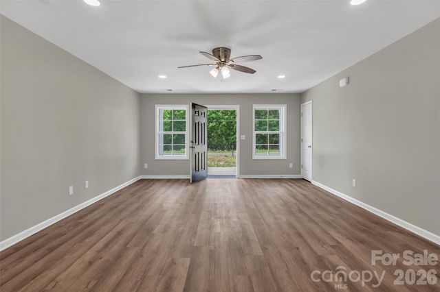 1210 Old Greenbriar Drive, Lancaster, SC 29720