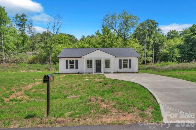 1210 Old Greenbriar Drive, Lancaster, SC 29720
