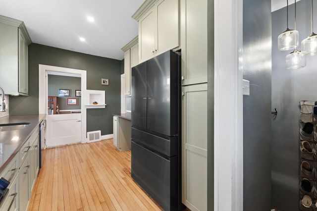 474 Park Avenue, Valparaiso, IN 46385